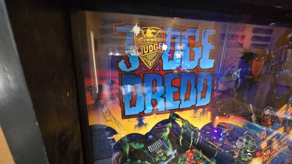Judge dredd pinball machine 1993 & others