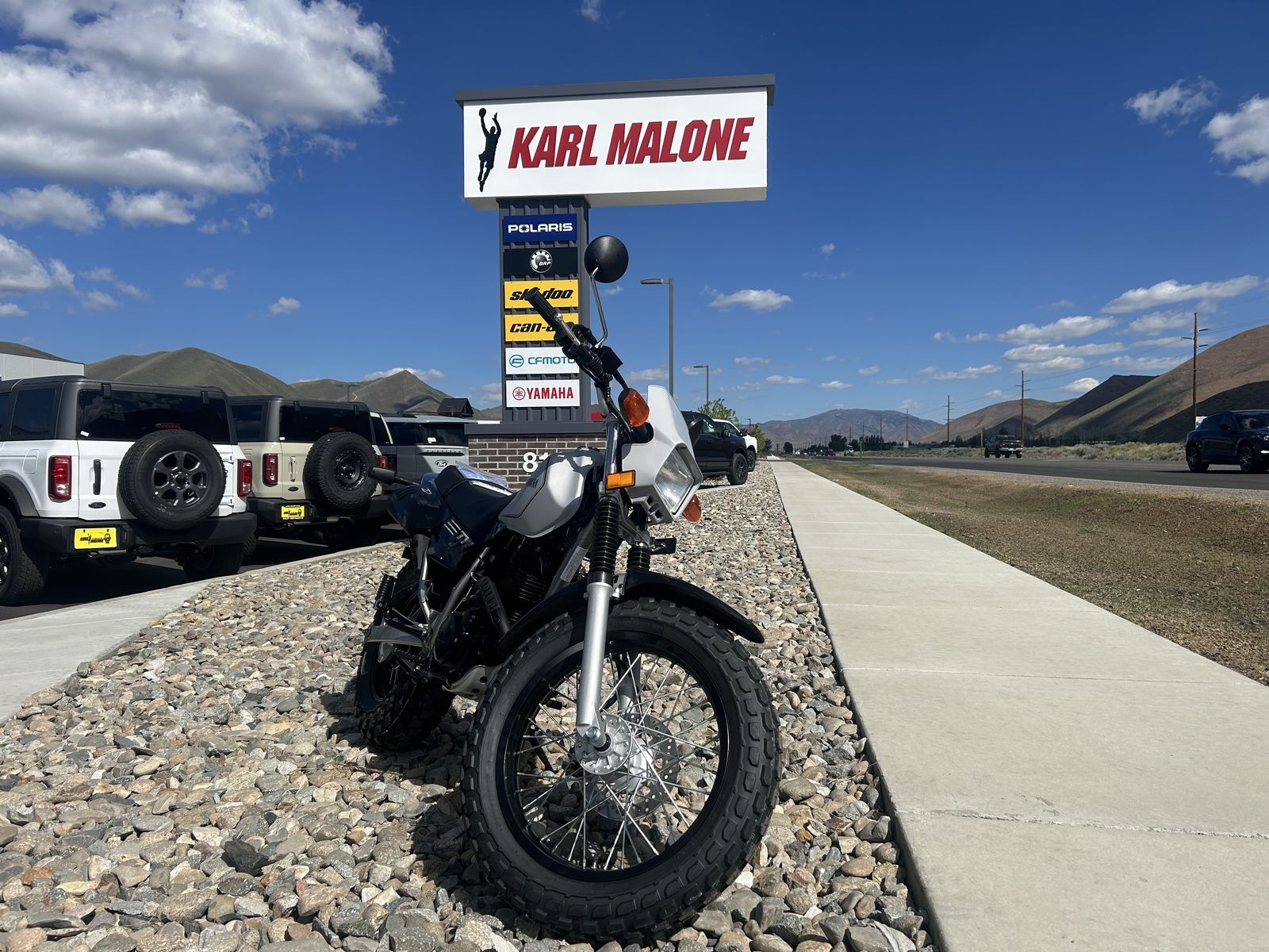 2026 Yamaha TW200 Gallant Gray - 204510