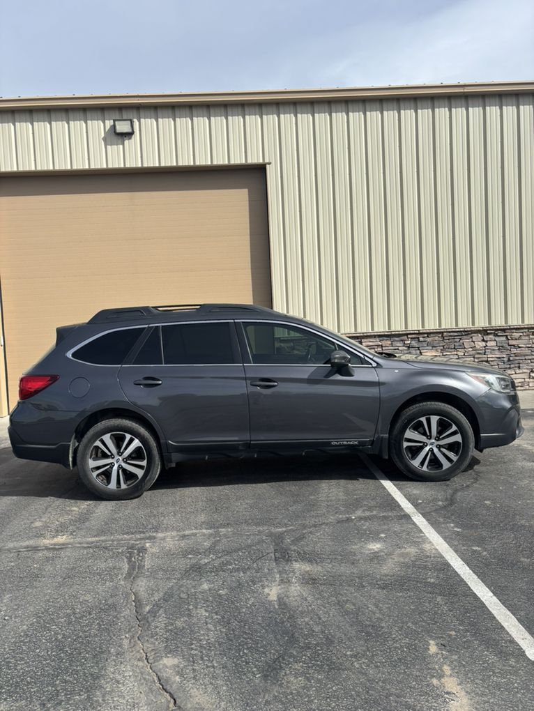 2018 Subaru Outback 2.5i Limited Pwr Moon/Nav