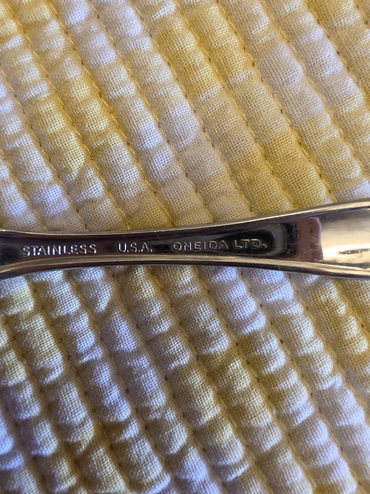 Oneida Ltd. Stainless Steel Flatware Set - Mixed Lot Dinnerware Utensils