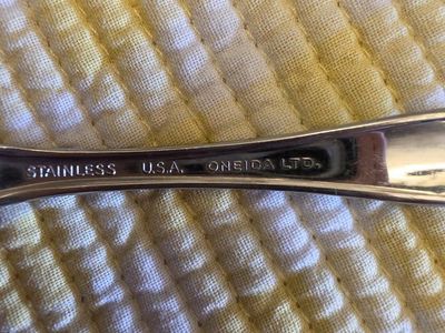 Oneida Ltd. Stainless Steel Flatware Set - Mixed Lot Dinnerware Utensils