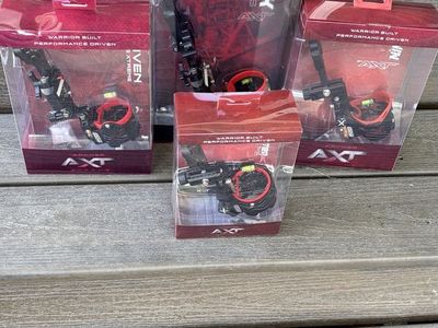 AXT Archery Sights and Quivers - New in Box (1-Pin & 4-Pin Sights)