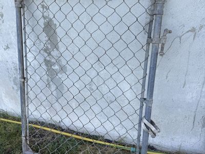 Chain link gate 3ft by 4ft