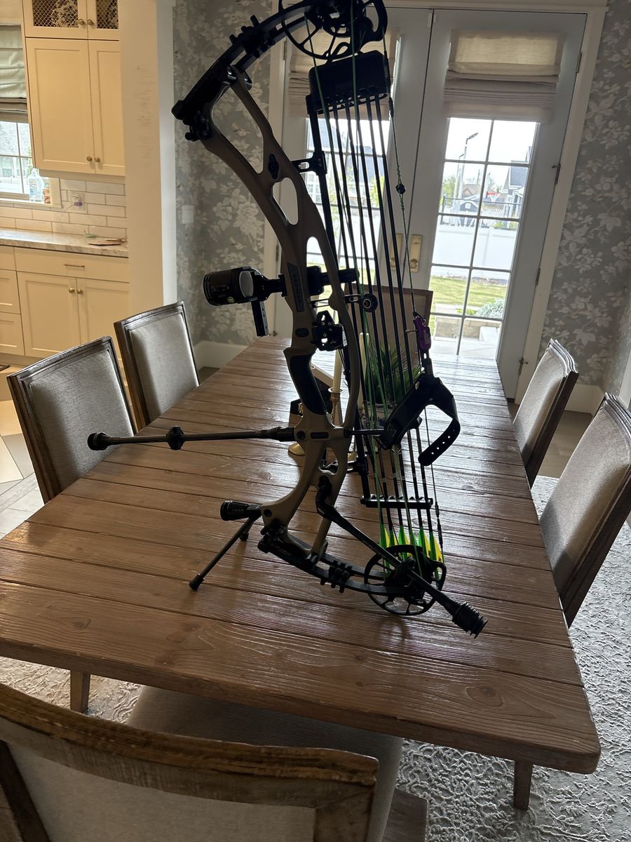 Hoyt Bow - Compound Bow for Hunting