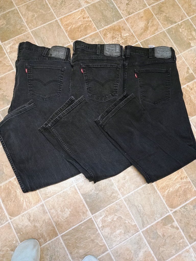 3 prs. Levi 559 Jeans. 40w x 30l