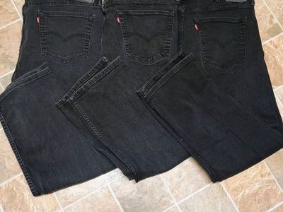3 prs. Levi 559 Jeans. 40w x 30l
