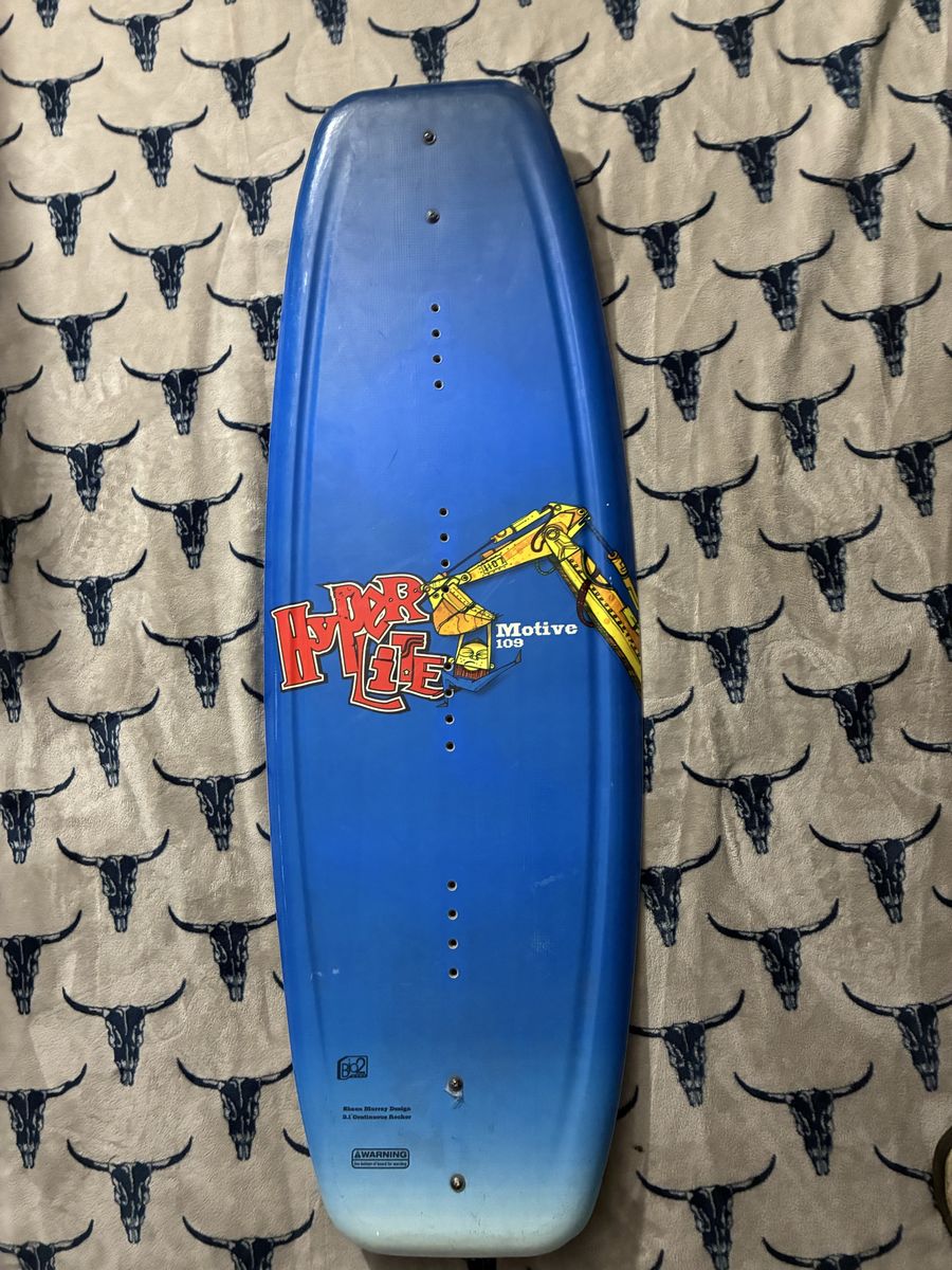 Hyperlite Motive 109 Wakeboard – NEW / Never Used
