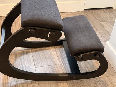 Predawn Ergonomic Kneeling Chair (Solid Wood / Rocking)