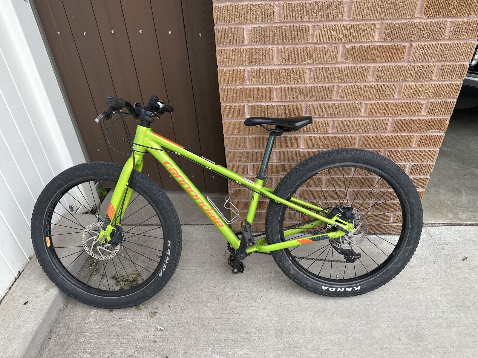 Cannondale Kids Trail 20 Mountain Bike - Green/Orange, Disc Brakes