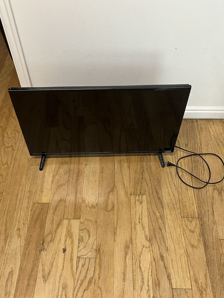 VIZIO Smart TV - Black, Excellent Condition