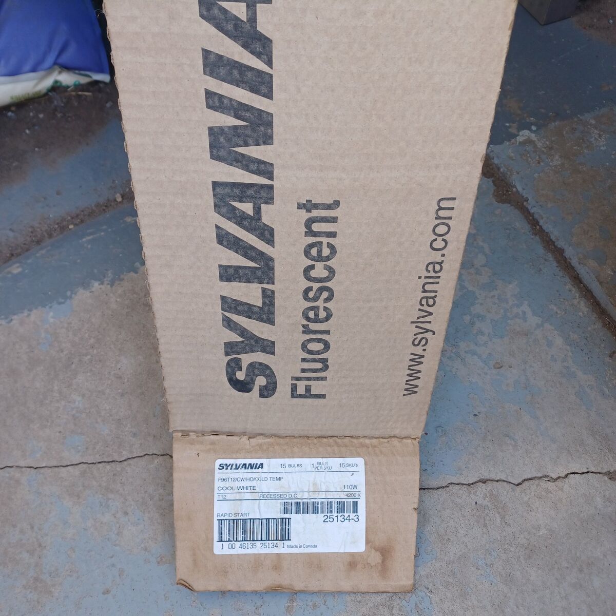 Sylvania fluorescent 8 foot light bulbs