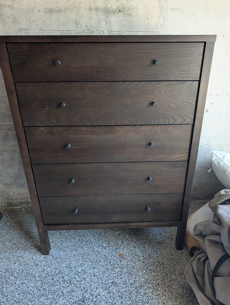 room and board dresser