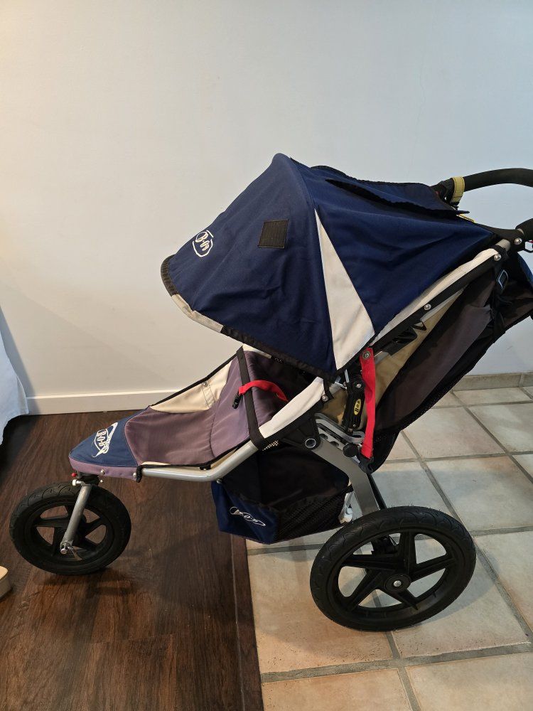 B.O.B Revolution stroller BOB $150