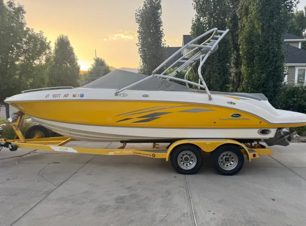 2005 Chaparral 236 SSSI Family Open Bow Ski Boat