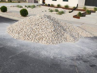 2"-3" Ash quartz rock/gravel