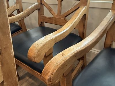 6 Solid chairs
