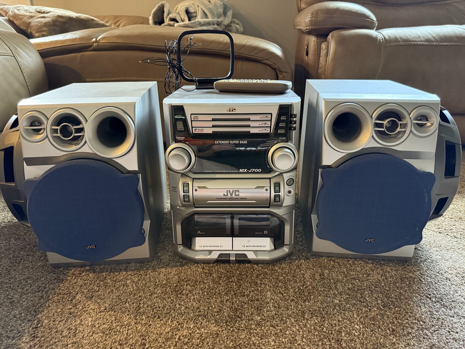JVC MX-J700 Compact Component System - Extended Super Bass 3-CD Changer Dual Cassette Deck