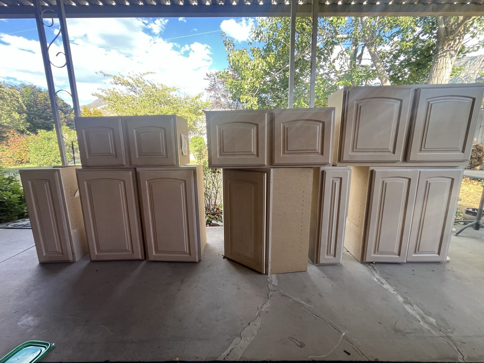 Set of Wood Kitchen Cabinets Upper and Lower