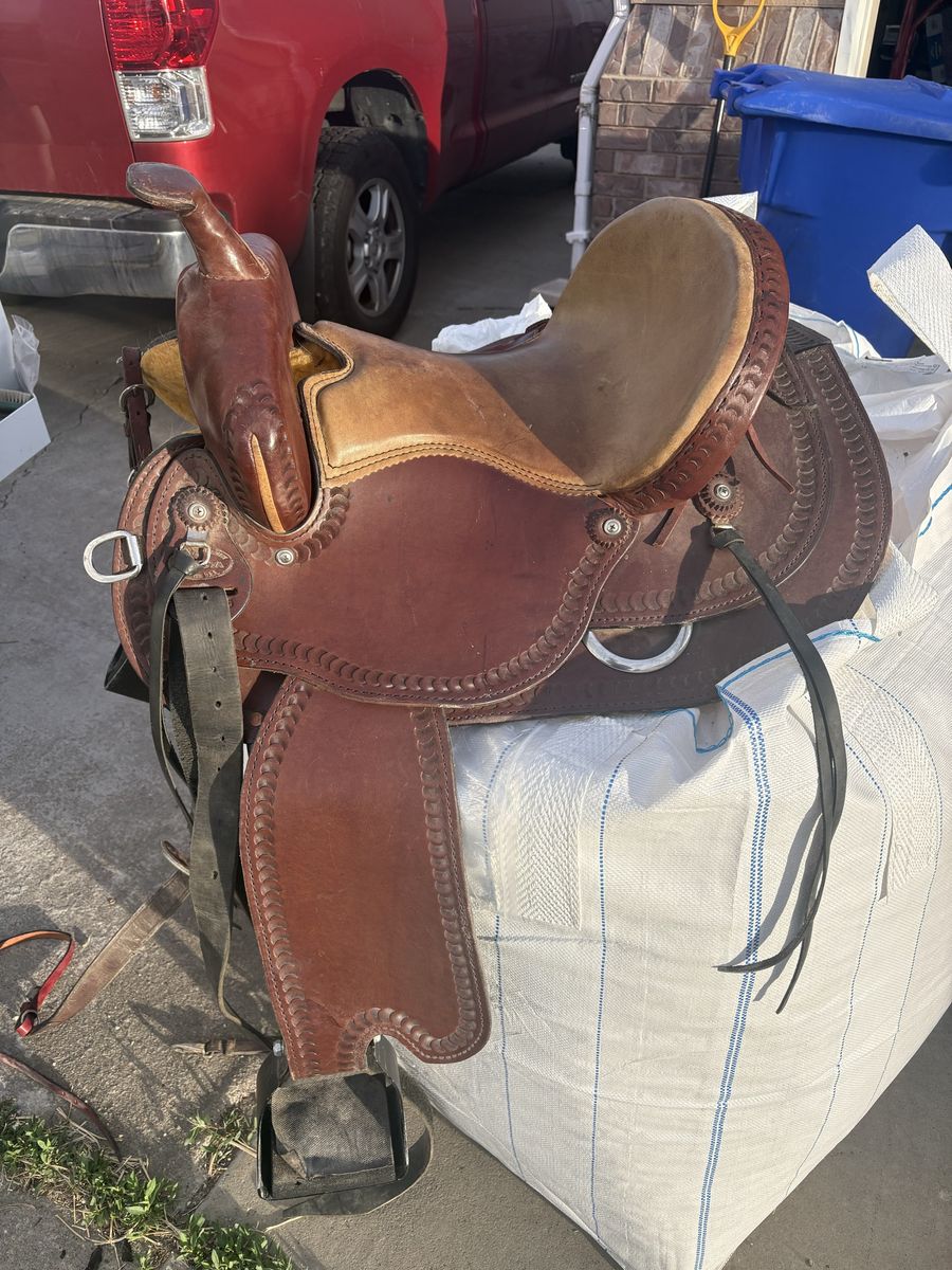 Trail saddle 15” Dakota