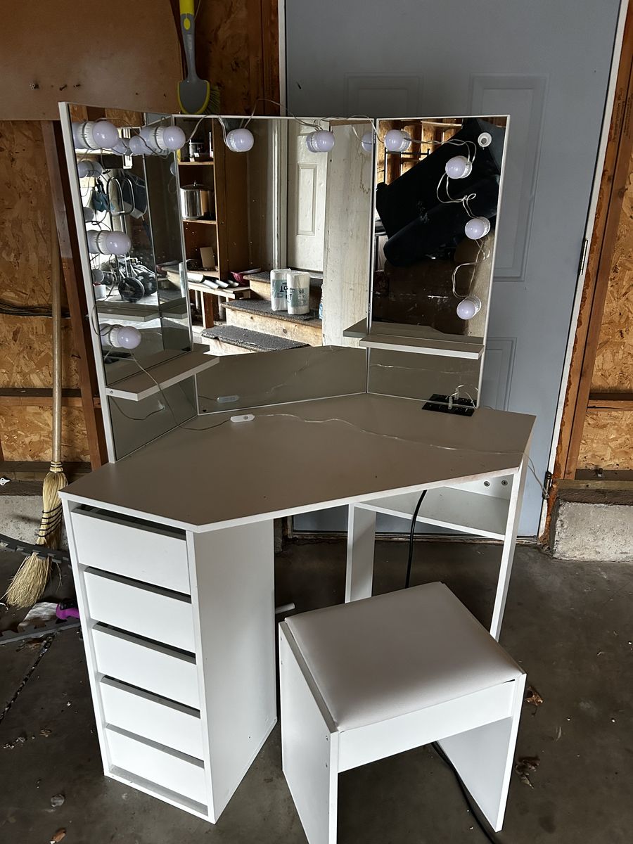Corner Vanity
