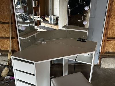 Corner Vanity