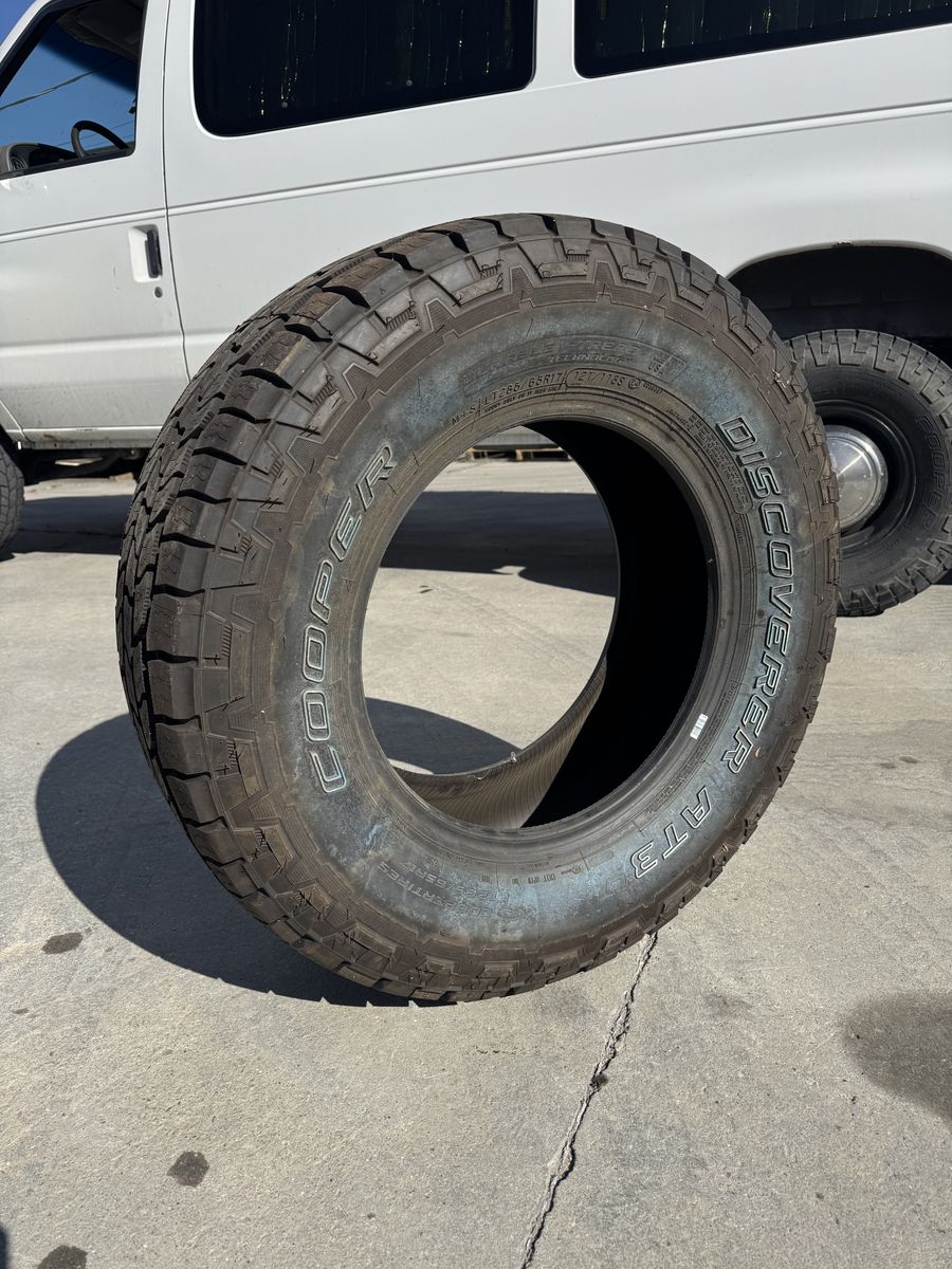 COOPER DISCOVERER AT3 LT 285/65R17