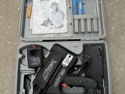 Paslode Impulse IM325CT Cordless 30-Degree Framing Nailer Kit w/ Case, Charger, 2 Batteries, Nails