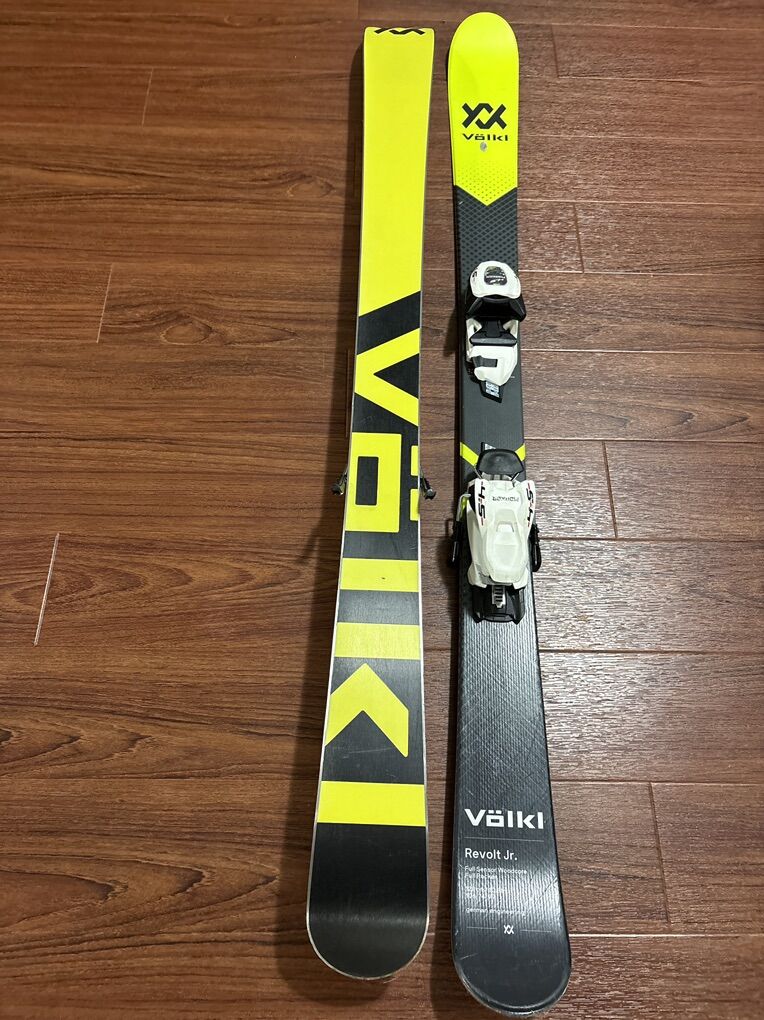 Volki Revolt Junior 128 with Marker Binding