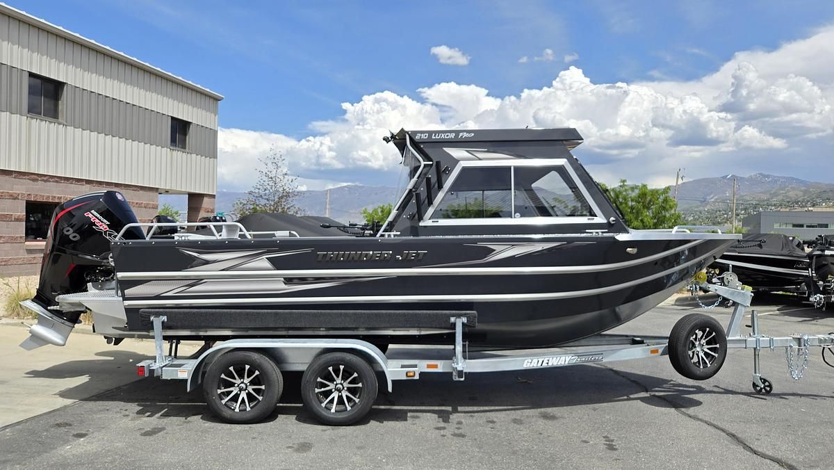 2026 Thunder Jet 210 Luxor Pro