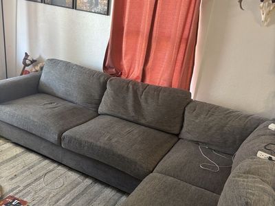 Grey sectional w/ ottoman