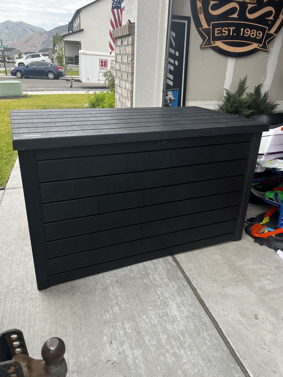 230 gallon deck box