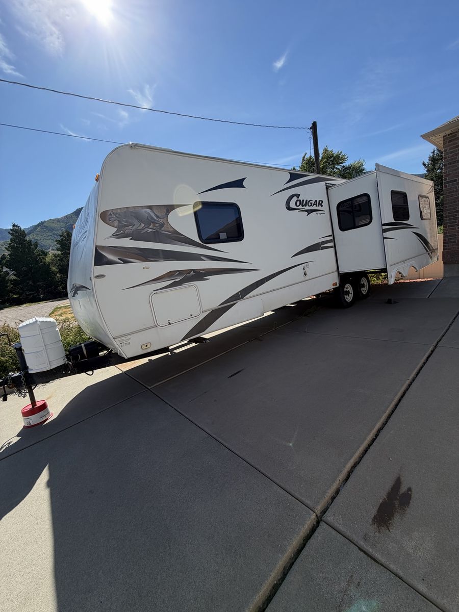 2009 Keystone Cougar X-Lite 29RLS Travel Trailer