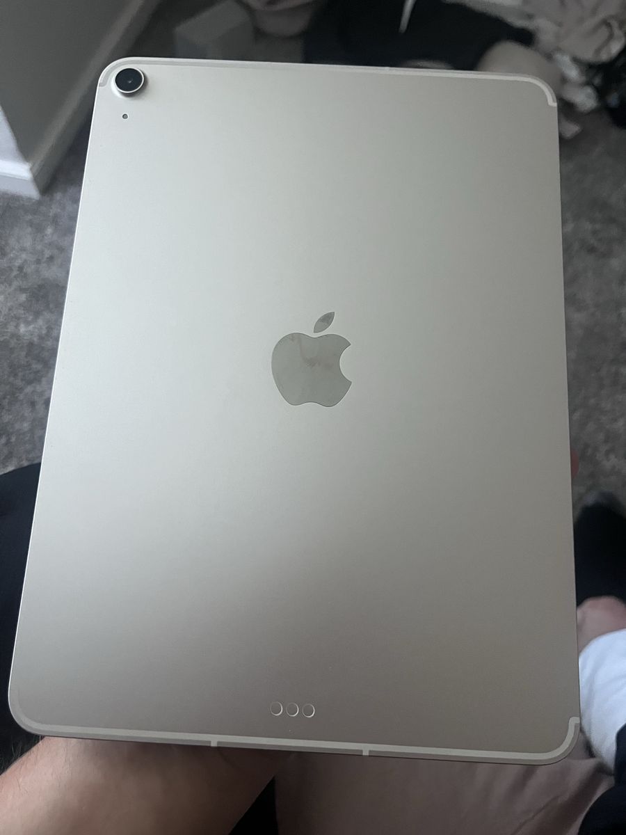 iPad Air 11 in (5th Gen) CELLULAR & Wi-Fi 128GB in Starlight - Excellent Condition