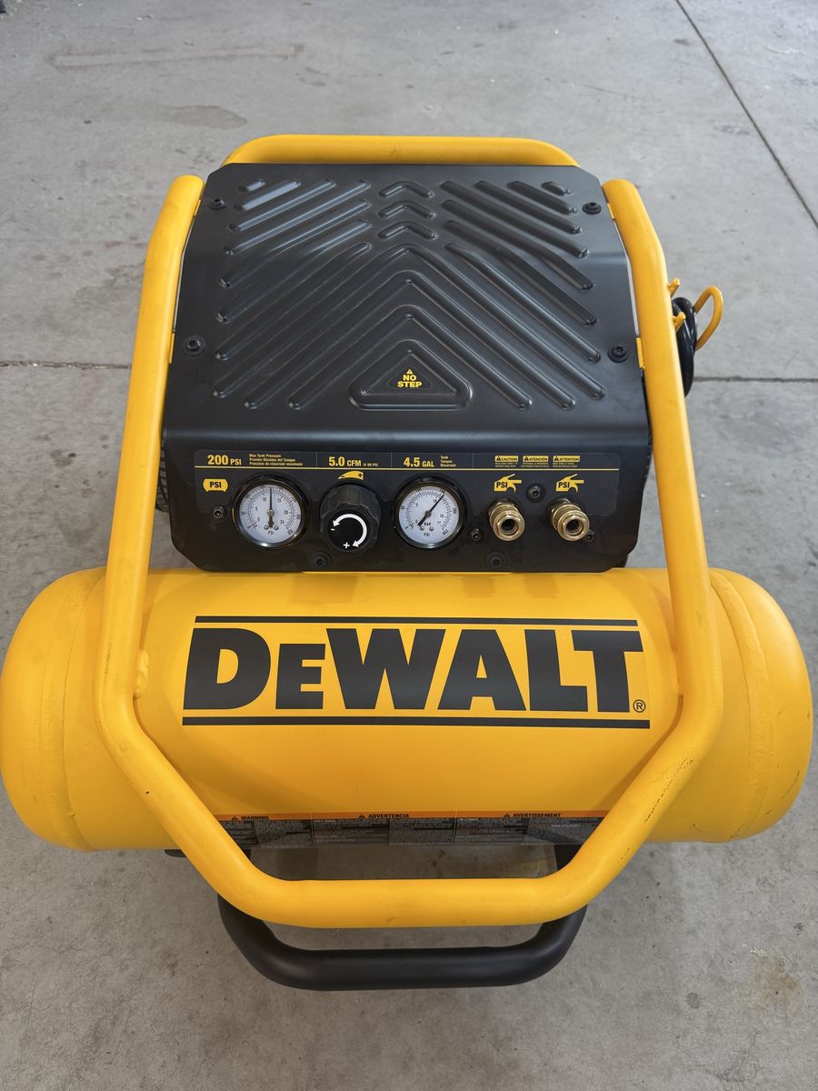 Dewalt 4.5 Gallon 200 PSI Portable Electric Air Compressor
