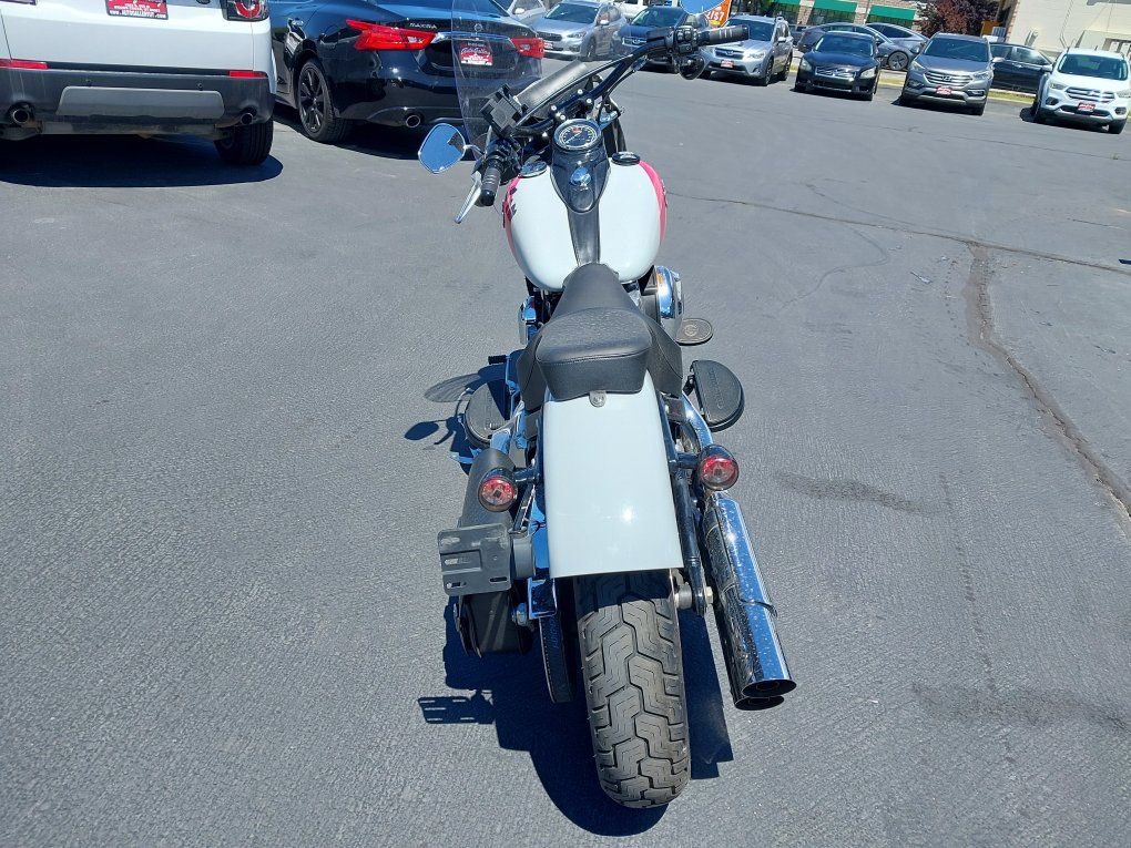 Main image 4