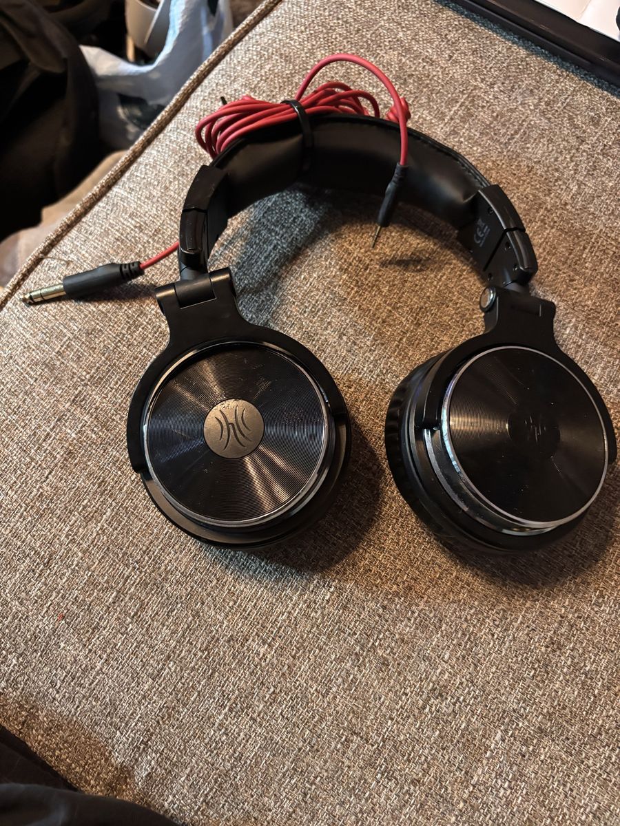 One odio wired over the Ear Headphones - Black/Red Cable good working condition