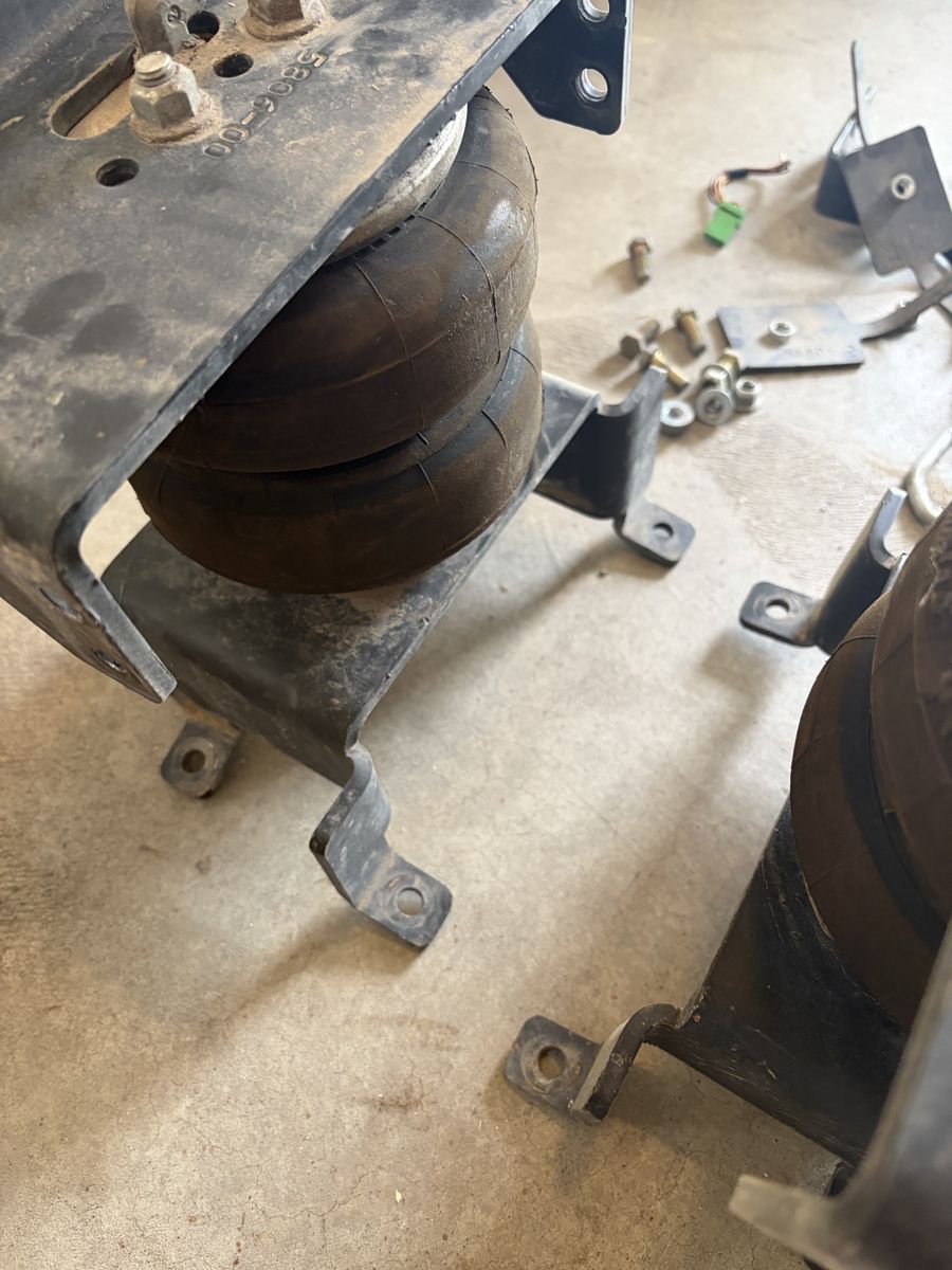 Firestone Ride-Rite Air bag Kit with Brackets and Hardware