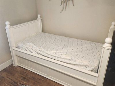 Twin Trundle bed