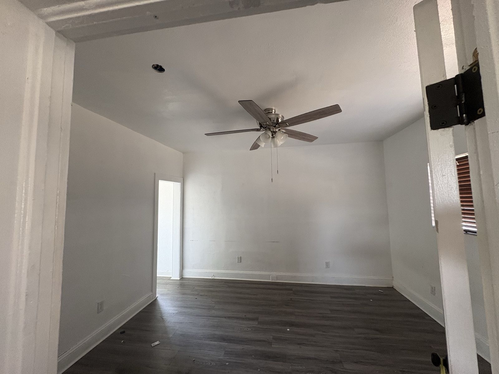 Main image 6