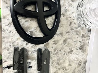 Toyota SR5 blackout kit