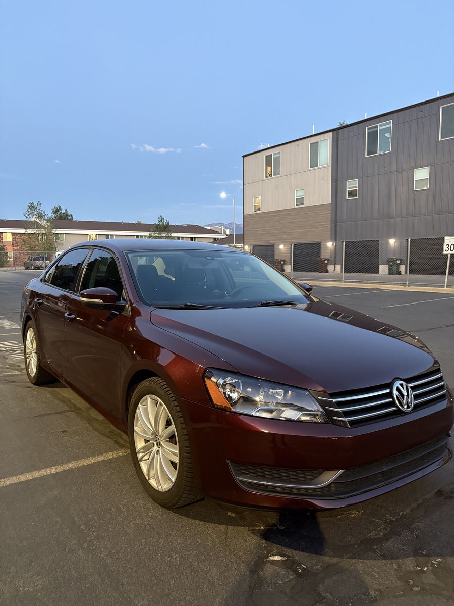 2013 Volkswagen Passat 2.5L Wolfsburg Edition
