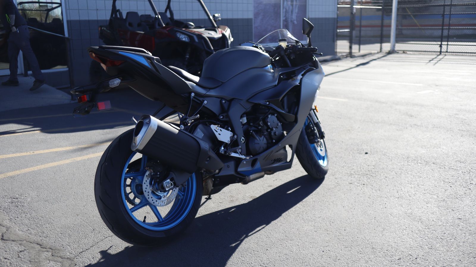 Main image 10