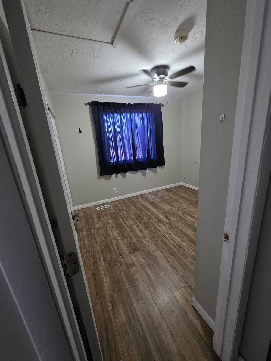 Male Roommate needed to fill an unfurnished bedroom in an Owner-Occupied House in Kearns.