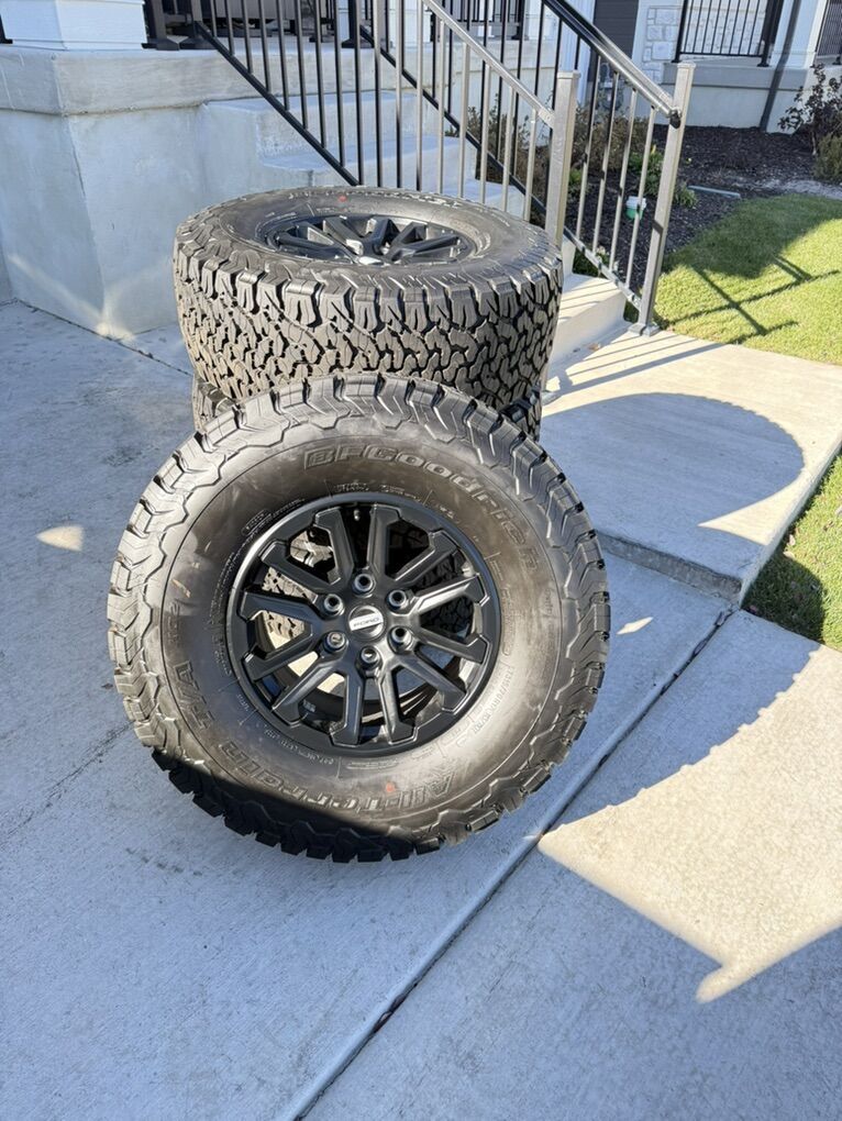 Ford F150 Raptor Rims and Tires 315/70R17 Bfg New