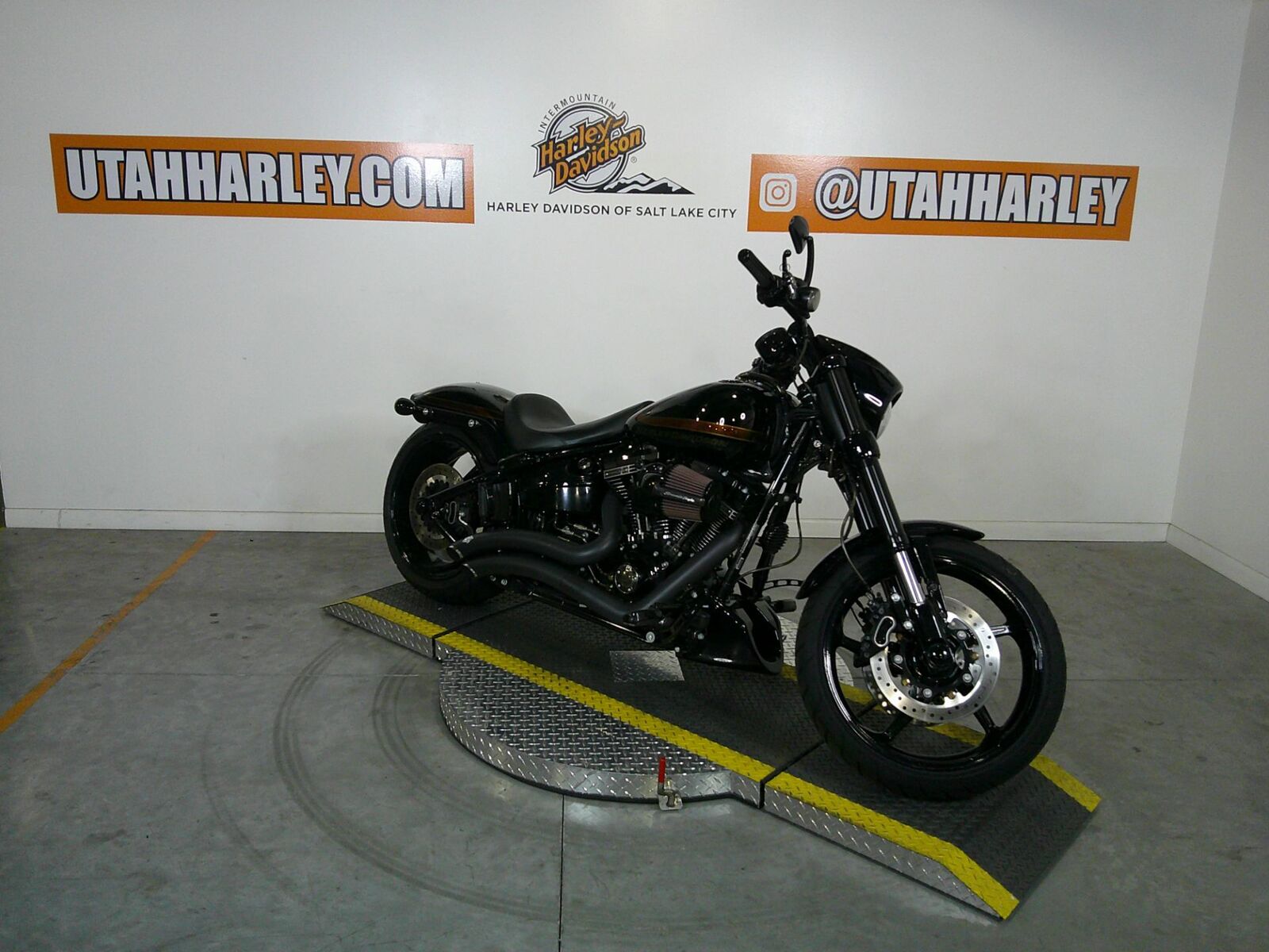 Harley-Davidson 2016 CVO Pro Street Breakout