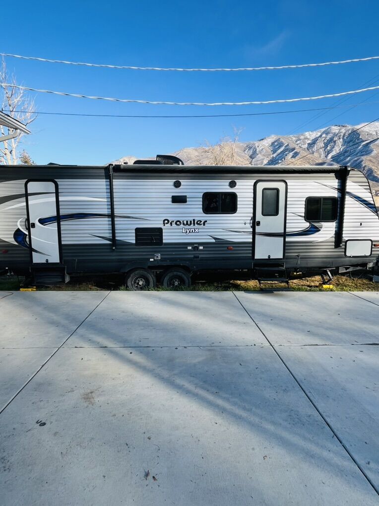 2019 Heartland Prowler Bunkhouse Camper!