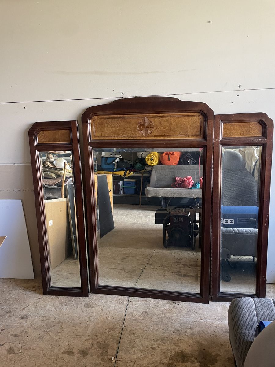 Dresser mirror
