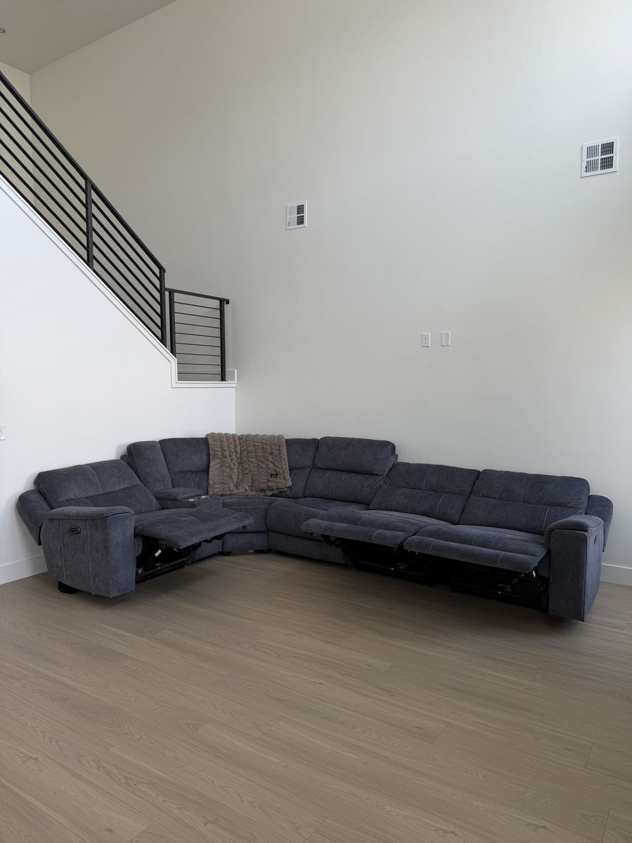 Main image 12