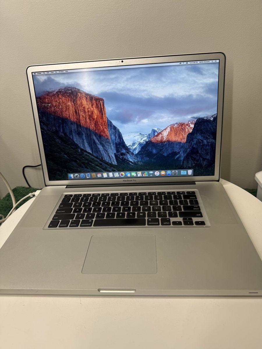 2009 17” MacBook Pro MBP - Needs Battery Service