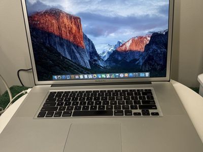 2009 17” MacBook Pro MBP - Needs Battery Service